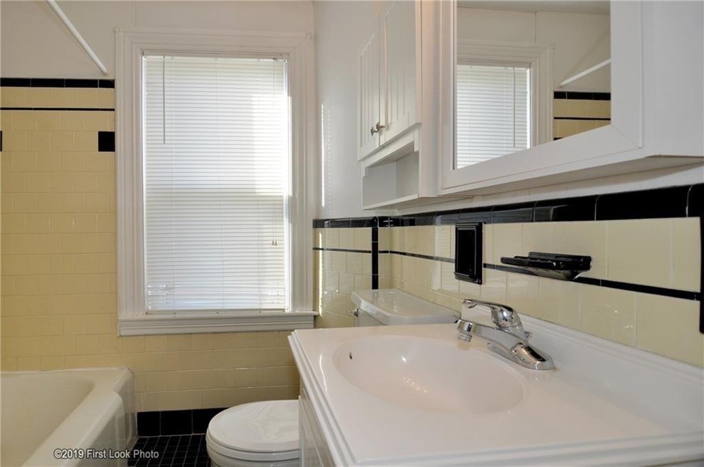 324 Fort St #1stFL - Photo 7 of 16