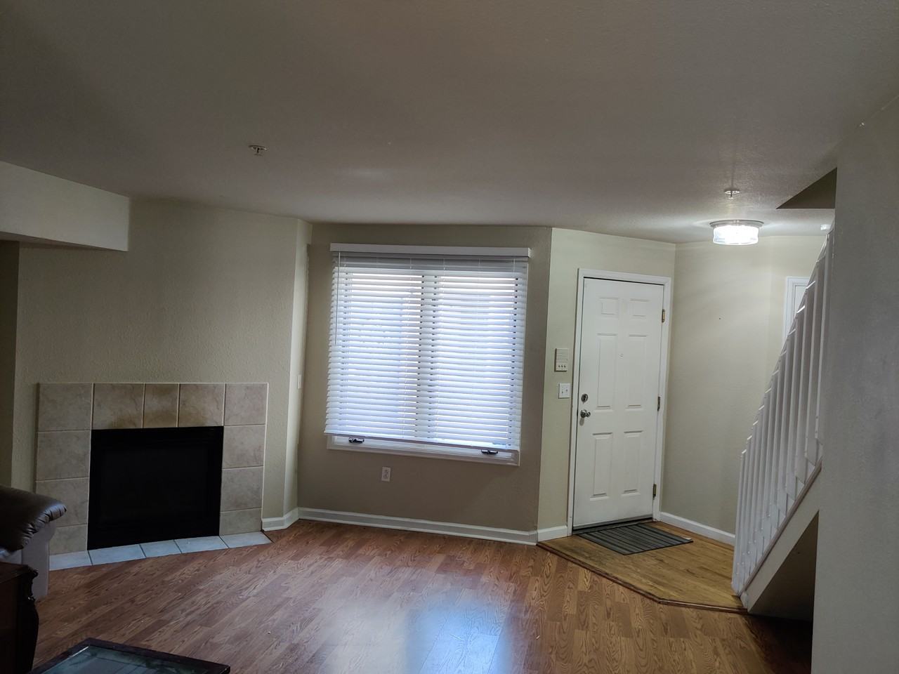 1320 S Monaco Street Pkwy #2 - Photo 2 of 12