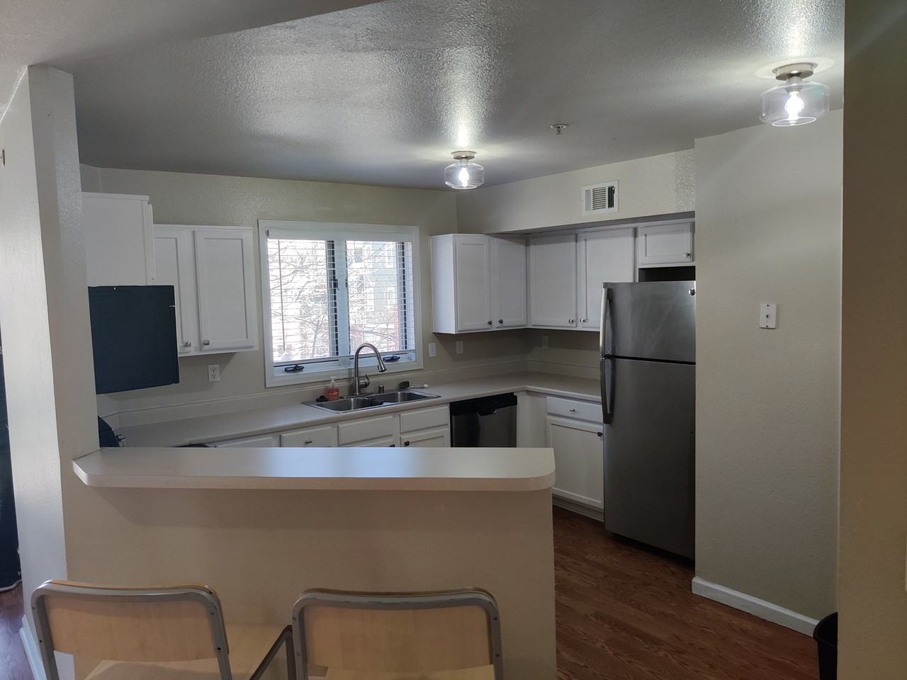 1320 S Monaco Street Pkwy #2 - Photo 3 of 12