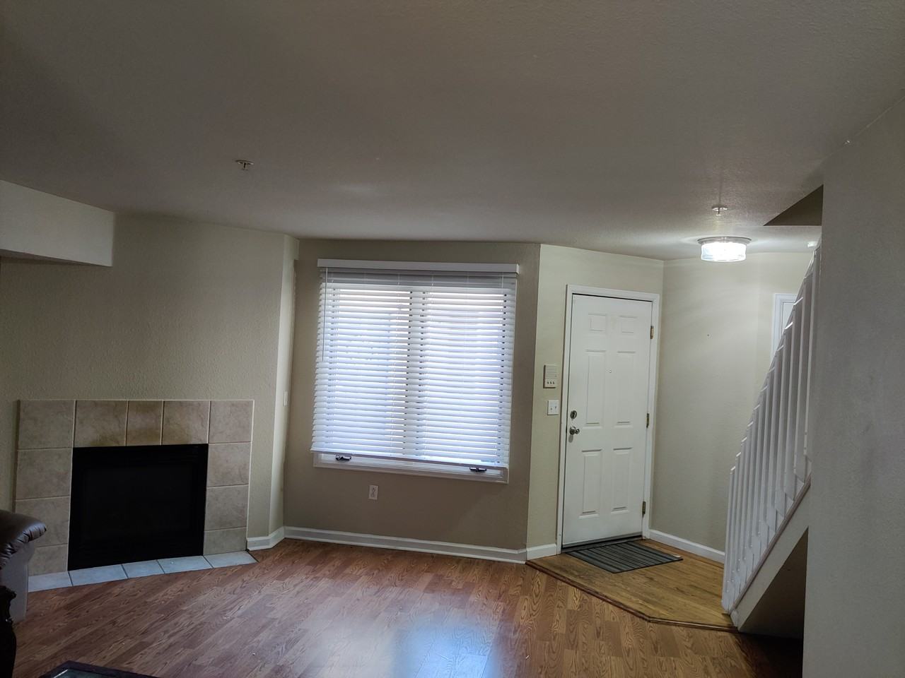 1320 S Monaco Street Pkwy #2 - Photo 5 of 12