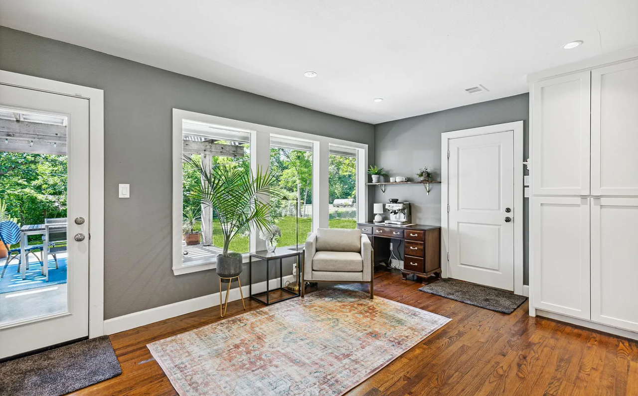 519 Northlake Dr #NA - Photo 2 of 12