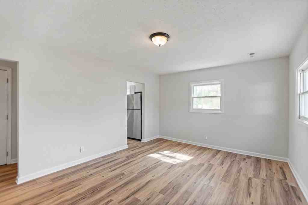 152 Hamilton Cir #152 - Photo 3 of 13