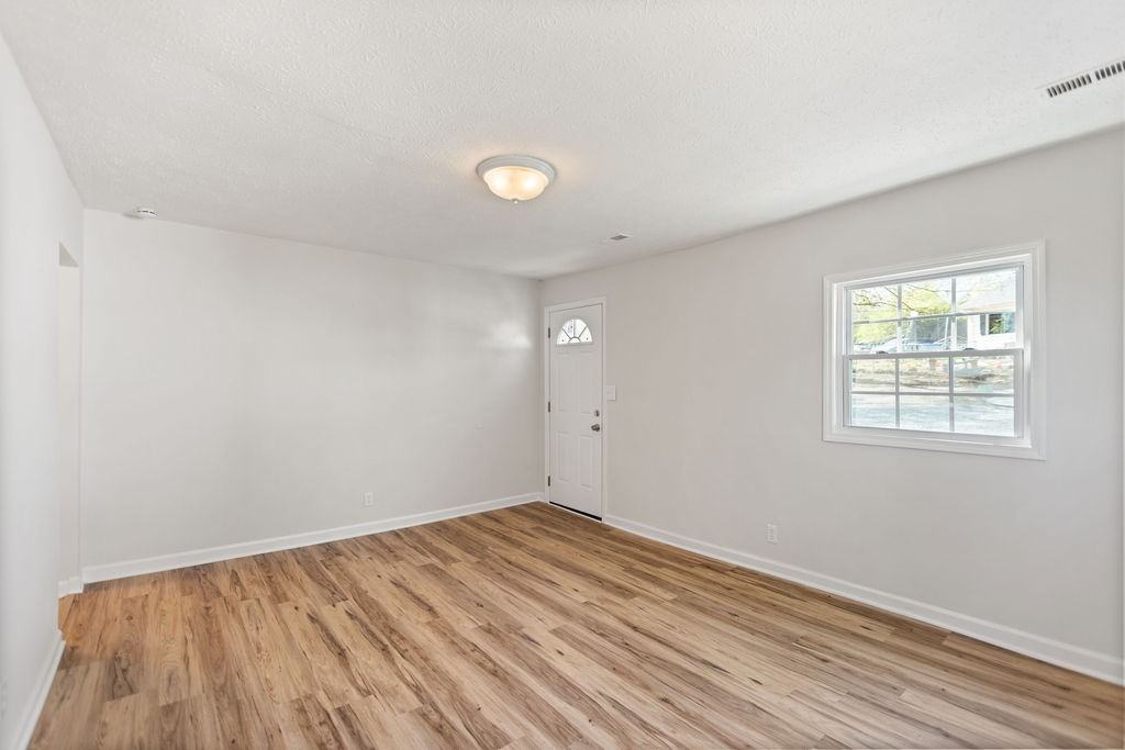 152 Hamilton Cir #152 - Photo 4 of 13