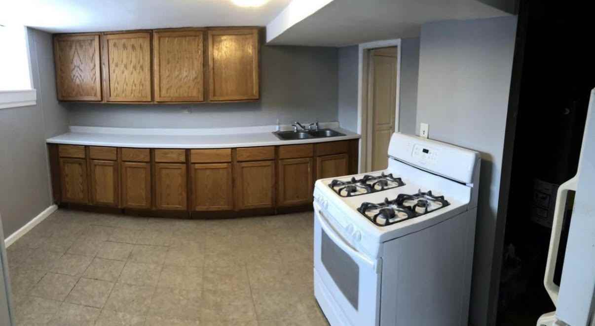 337 11th Ave S #3 - Photo 3 of 6