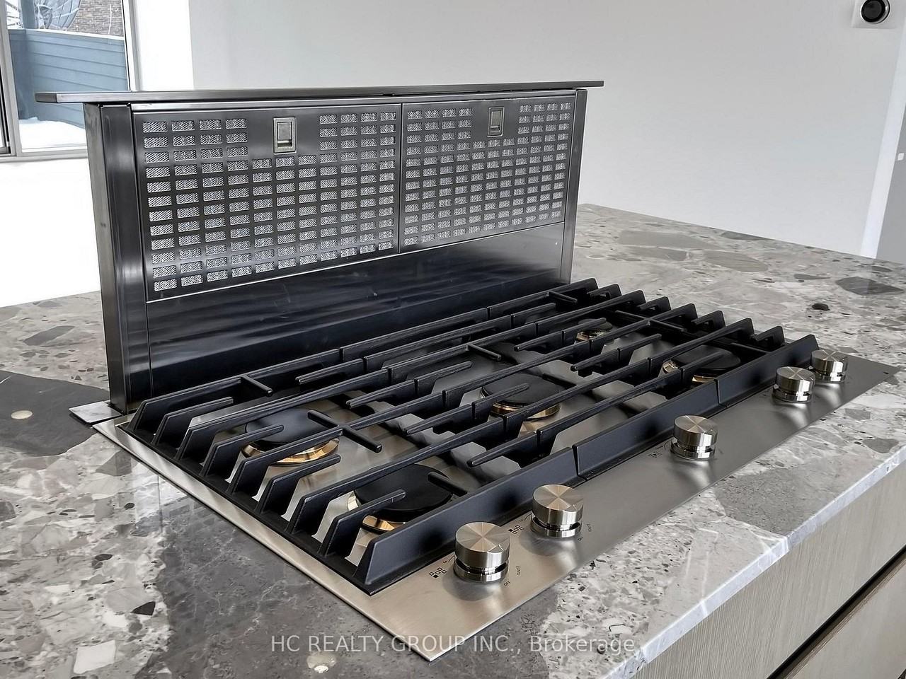 899 Dundas Street West - Photo 5 of 20