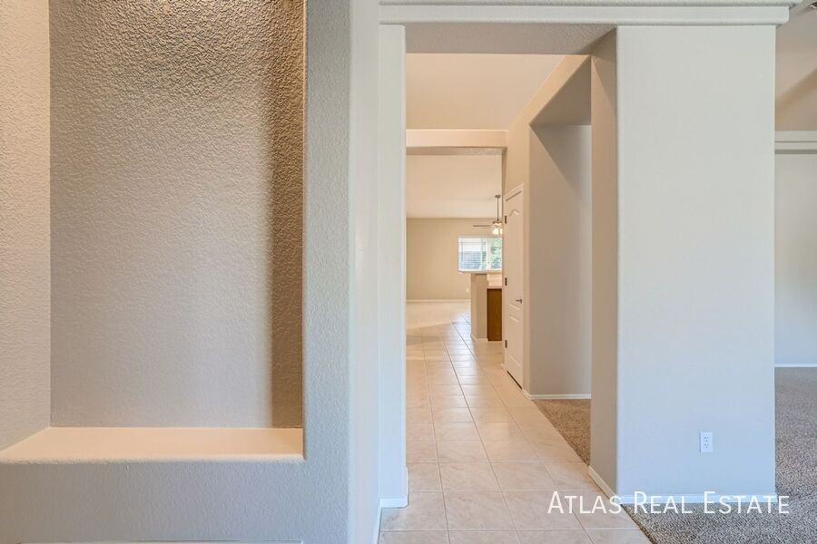 8622 E Bullrider Pl - Photo 4 of 27