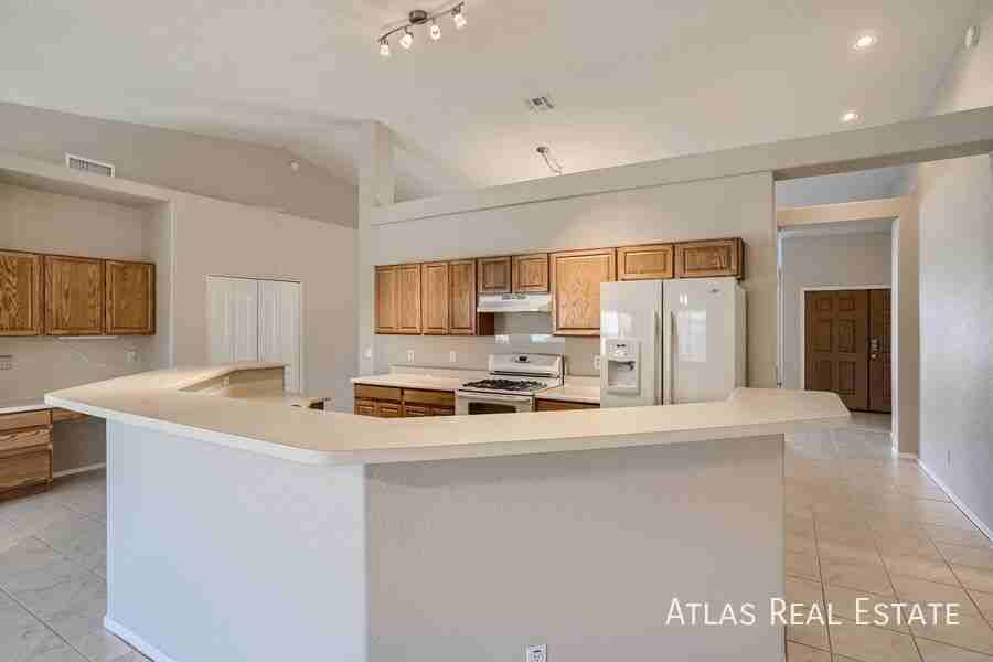 8622 E Bullrider Pl - Photo 7 of 27