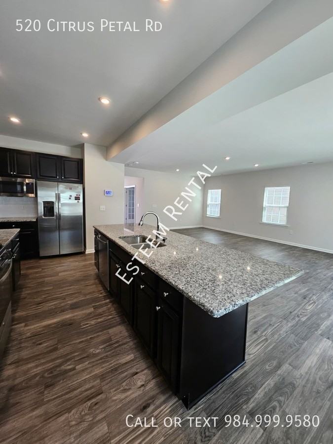 520 Citrus Petal Rd - Photo 7 of 26