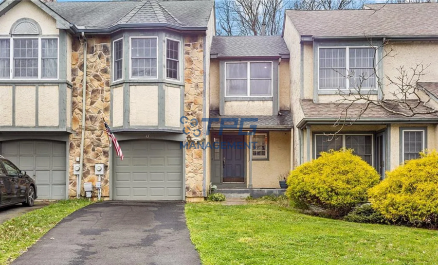 43 Dorchester Dr - Photo 2 of 28