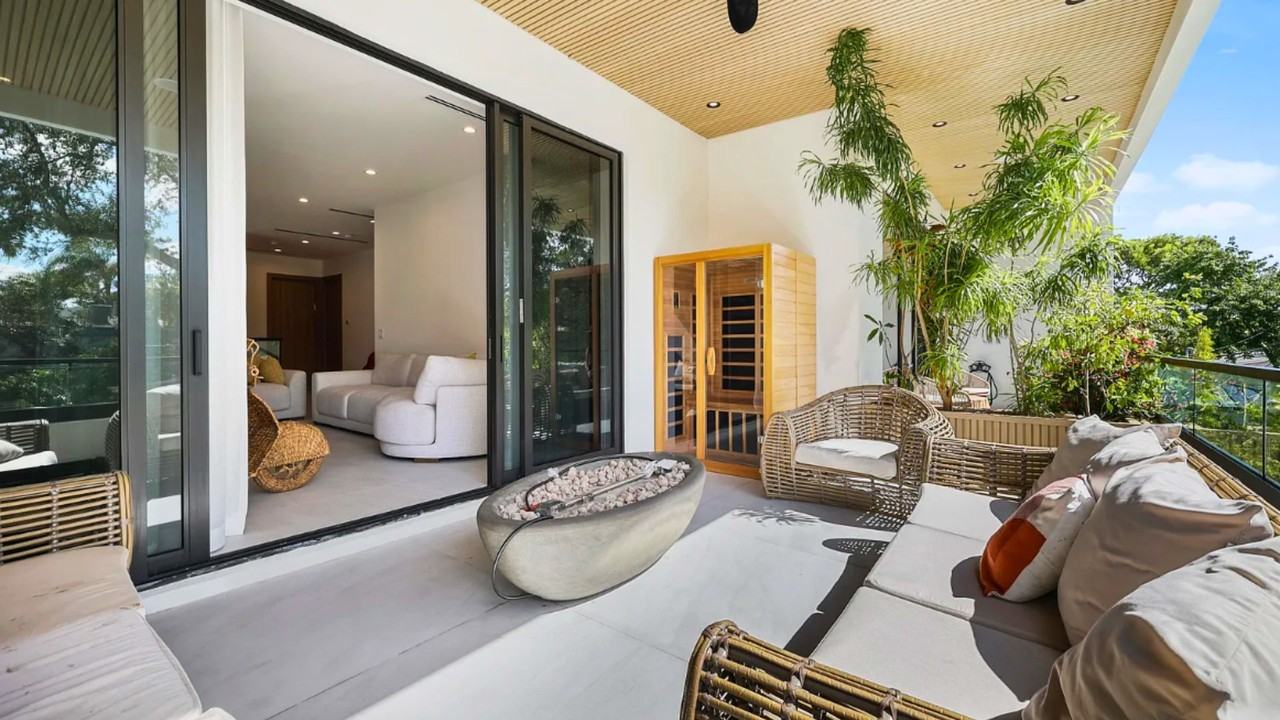 1504 Ne 6th St #NA - Photo 2 of 20