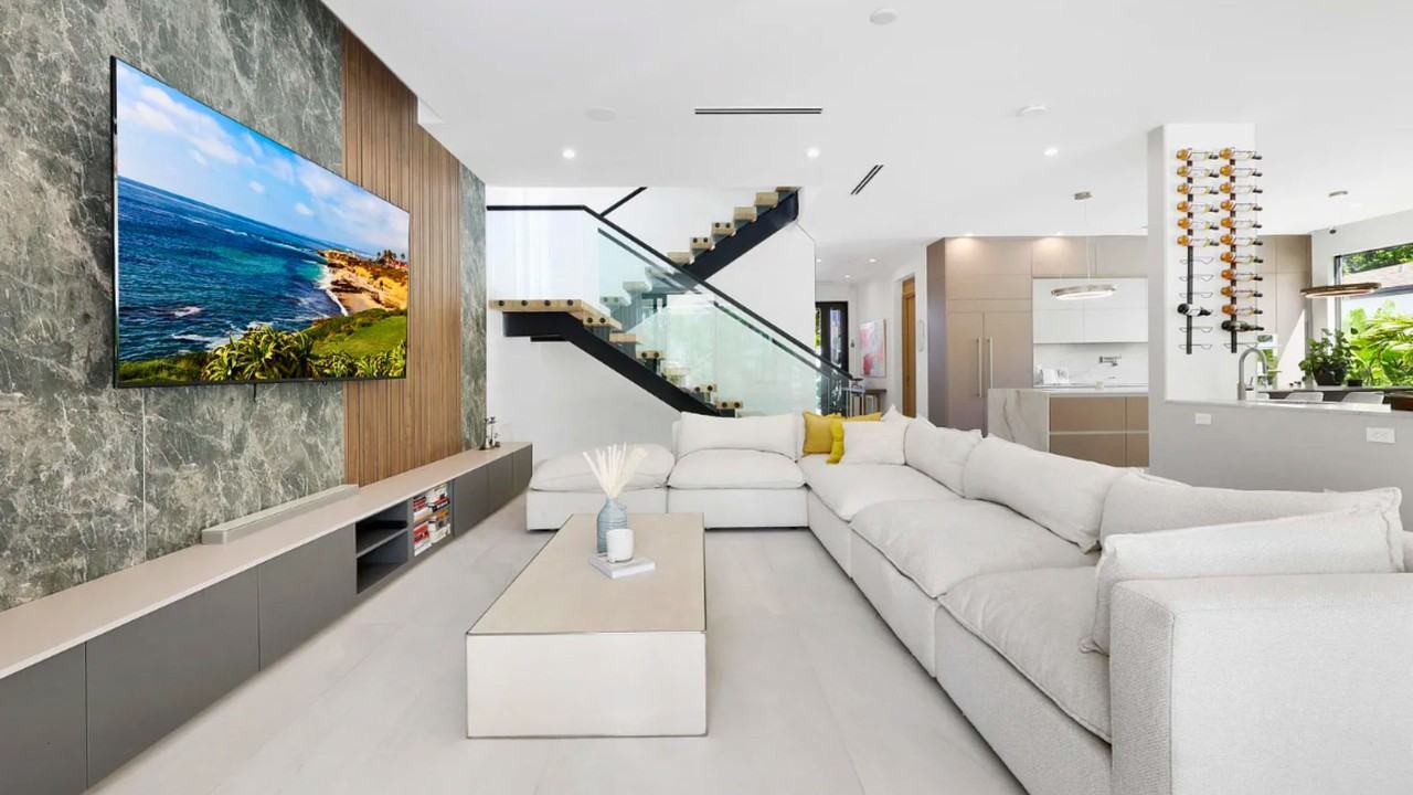 1504 Ne 6th St #NA - Photo 5 of 36