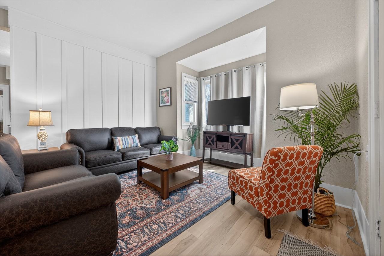 700 Broadway Ave Nw #1 - Photo 2 of 45