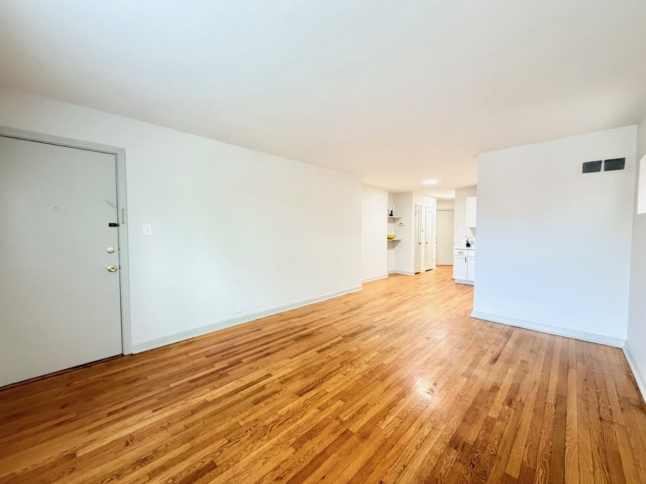 5308 Jamieson Avenue #1S - Photo 6 of 11