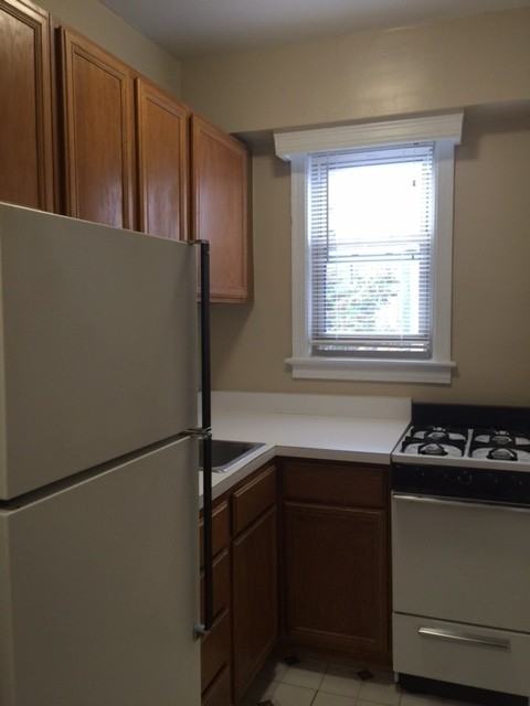 1916 R Street - Photo 5 of 7