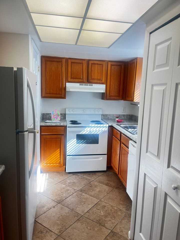 Spring Garden Apartments - Photo 5 of 23