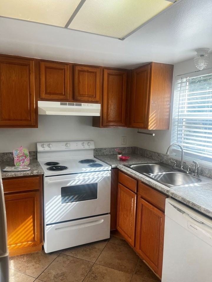 Spring Garden Apartments - Photo 6 of 23