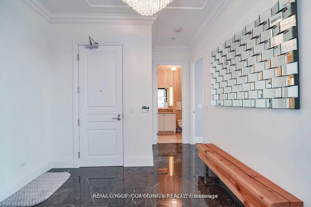 183 Wellington St W - Photo 2 of 26