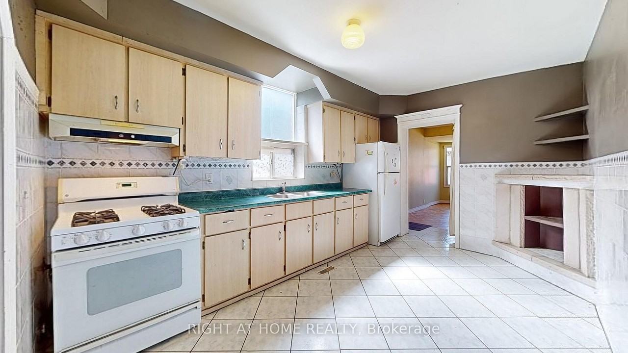 66 Gladstone Avenue #Main - Photo 3 of 19