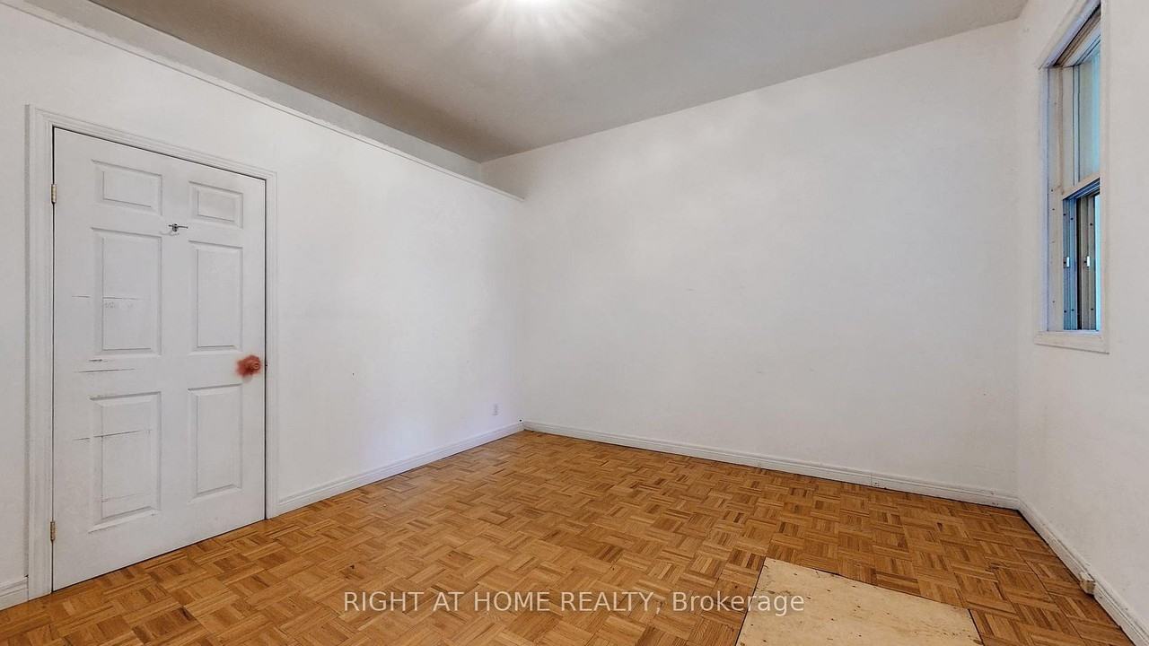 66 Gladstone Avenue #Main - Photo 7 of 19