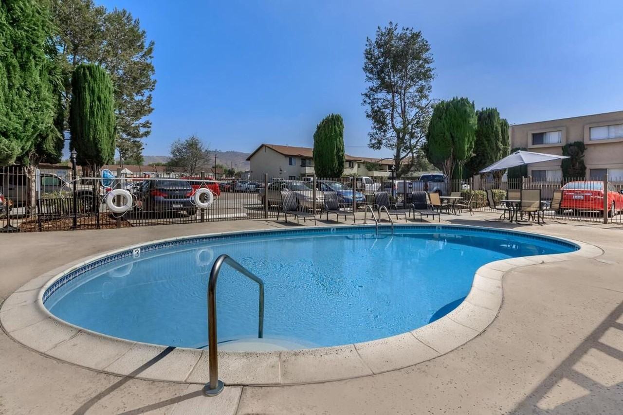 Mollison Terrace - Photo 2 of 45