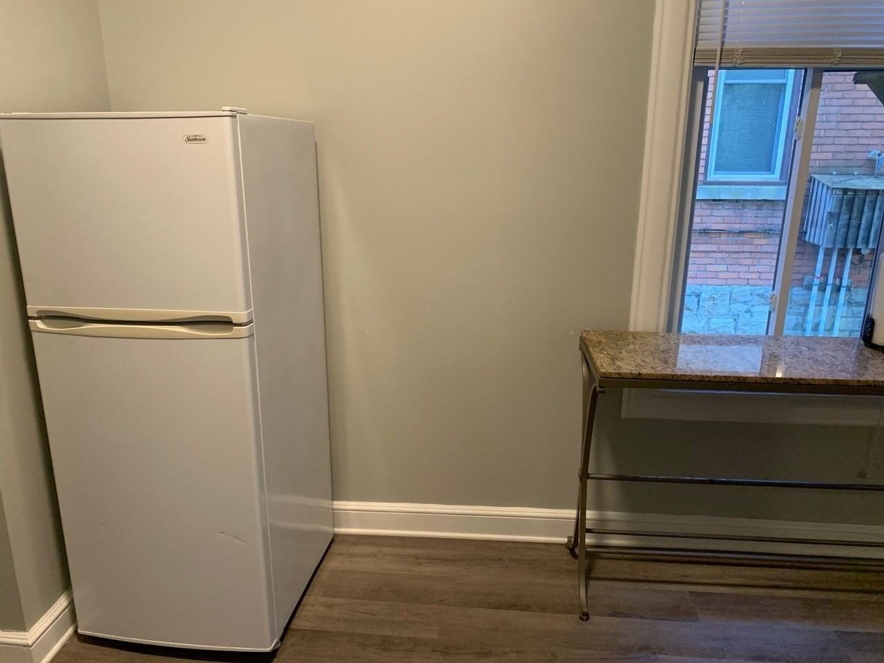 303 Somerset St E - Photo 2 of 9