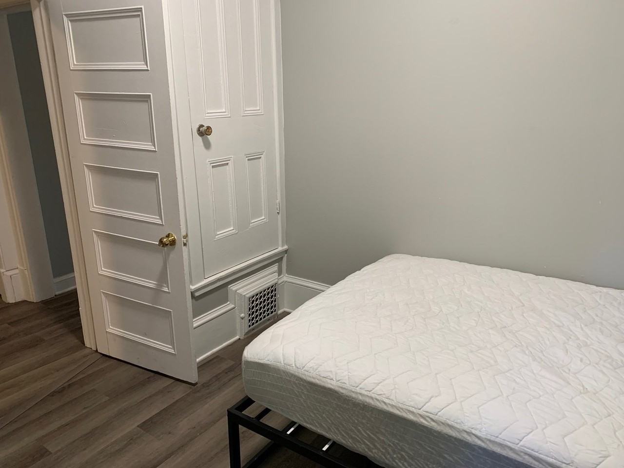 303 Somerset St E - Photo 5 of 9