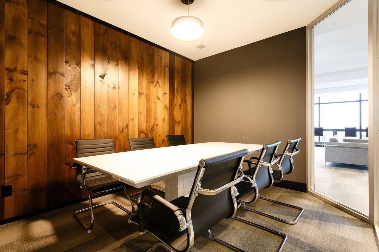 330 Columbia St W - Photo 3 of 11