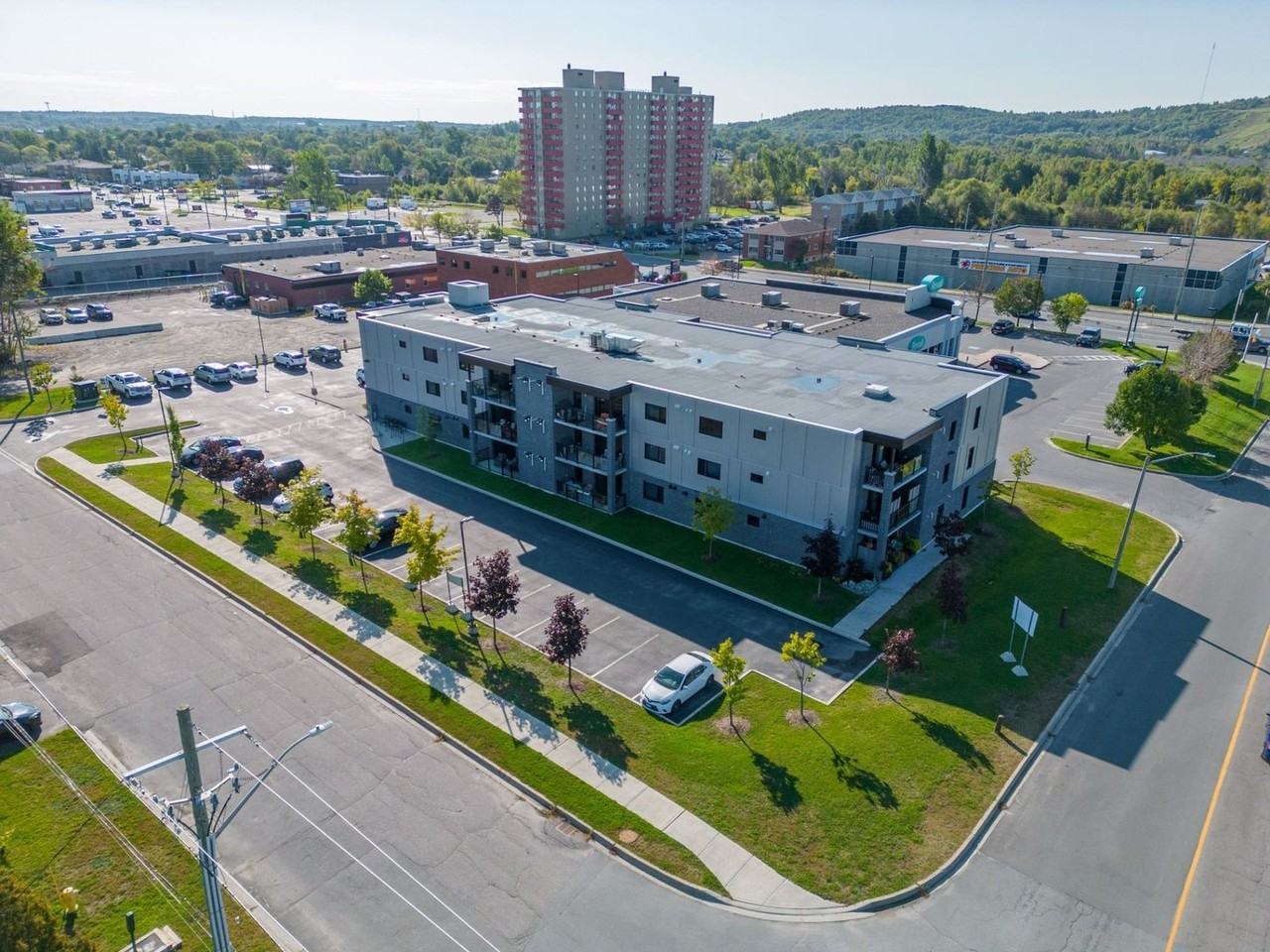 1182 Cardinal Crt - Photo 2 of 32