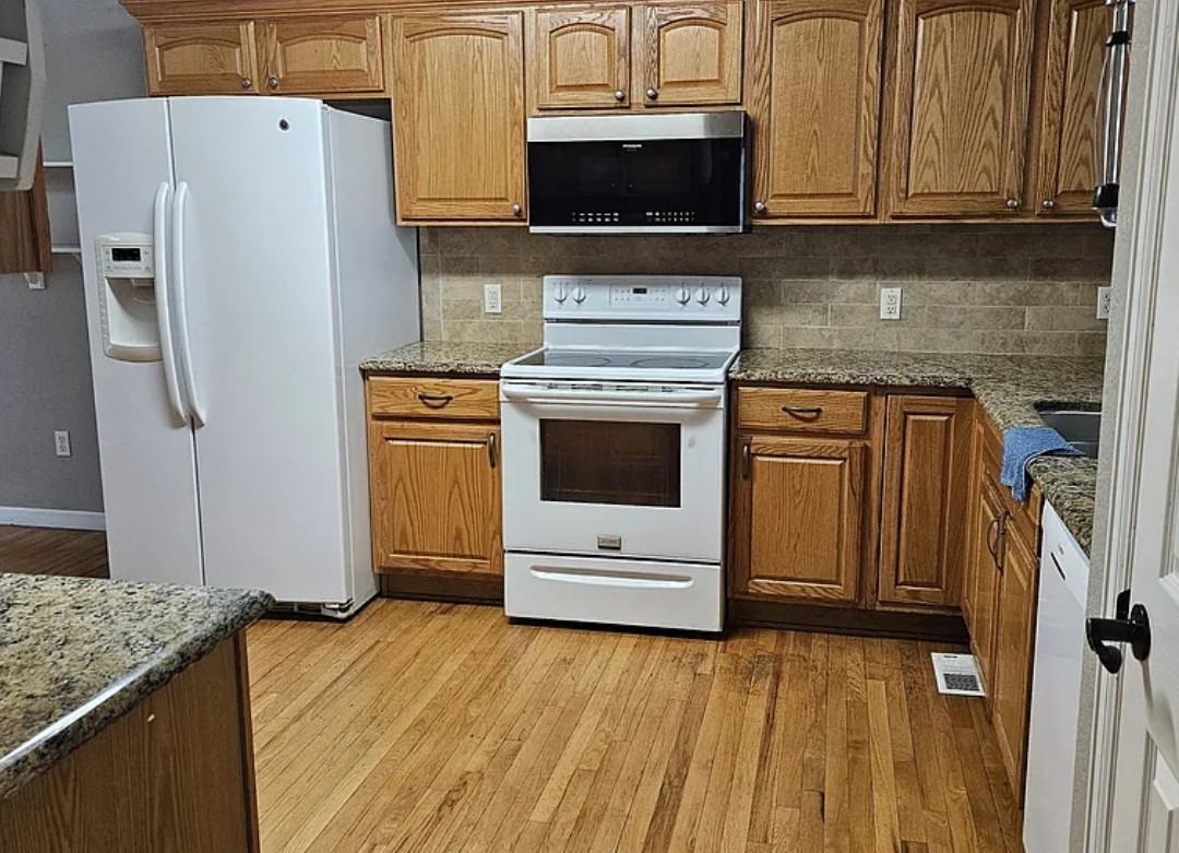 2639 South Halifax Street - Photo 2 of 4