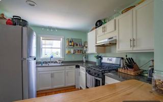 featured image of 14 Gifford Ln