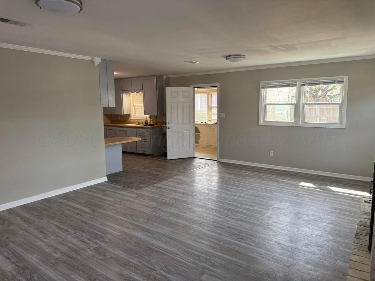 1802 Lawson Ln - Photo 3 of 21