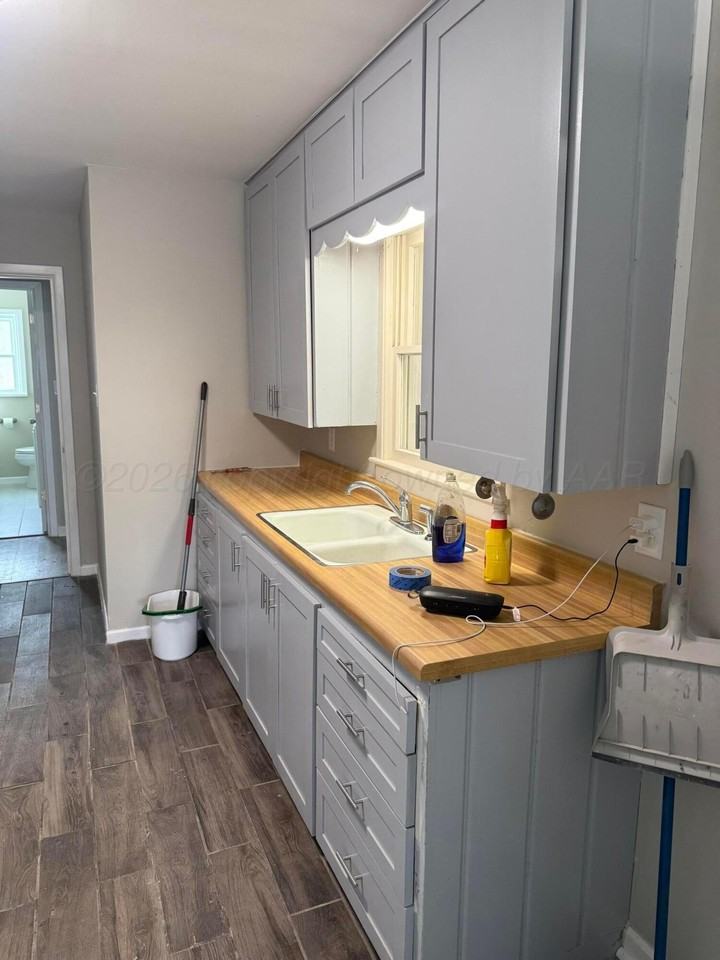 1802 Lawson Ln - Photo 6 of 21