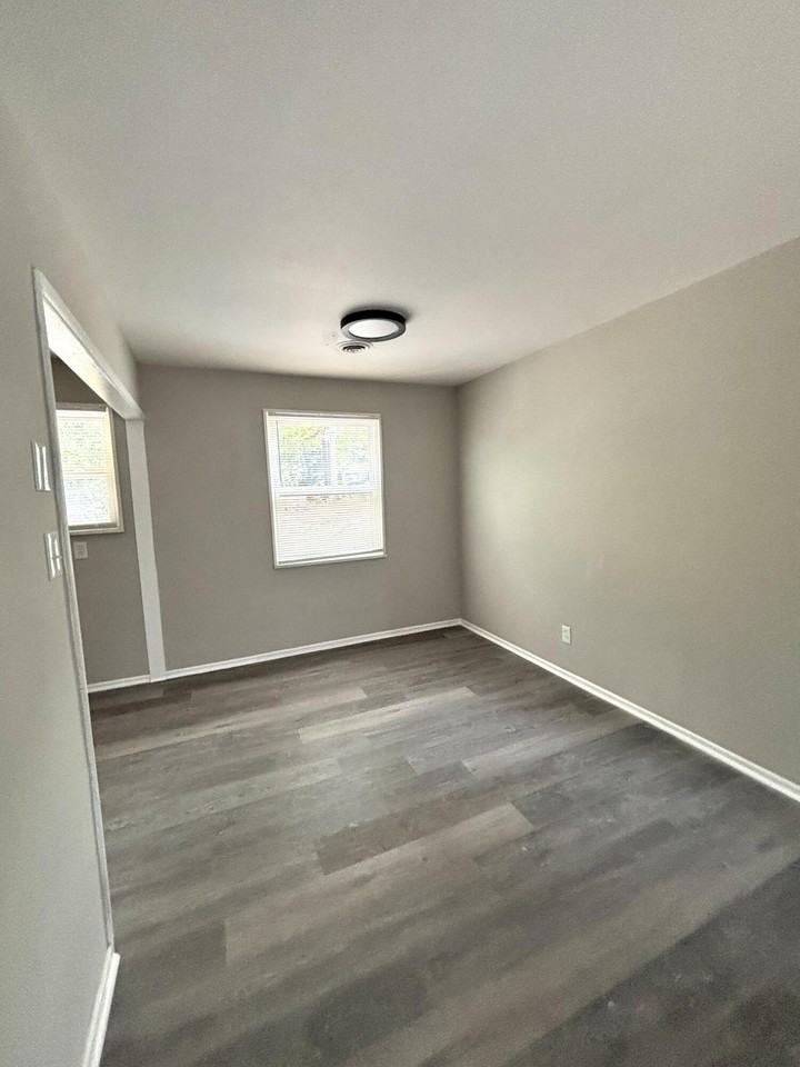 1282 Crosland Dr Ne - Photo 4 of 12