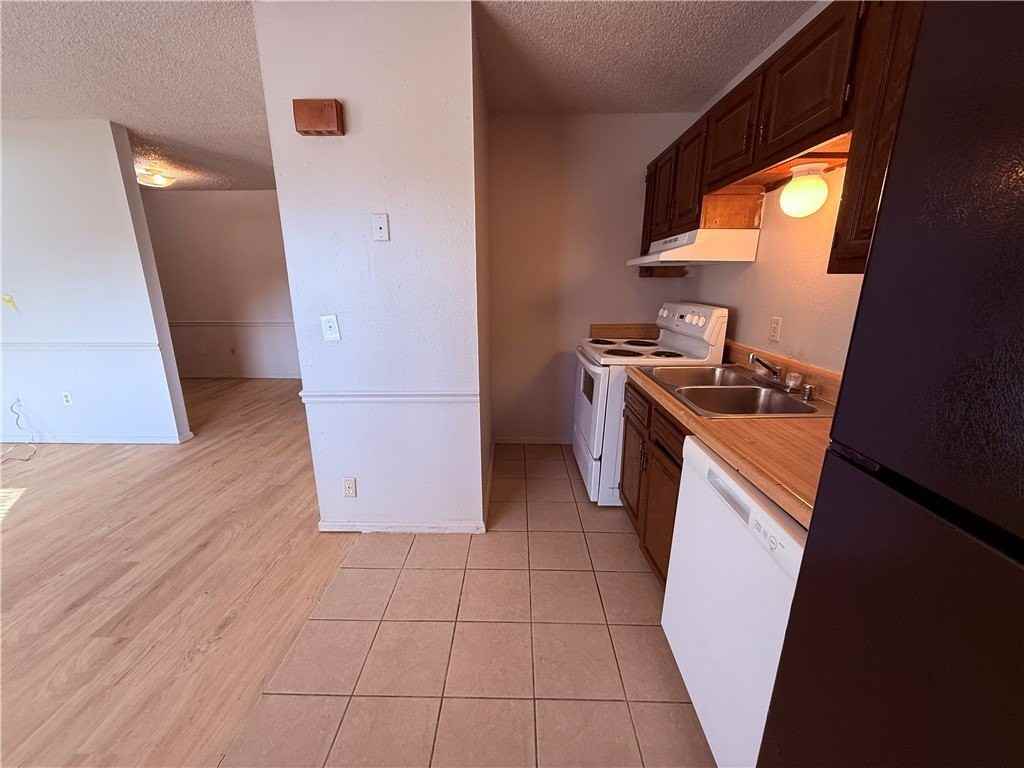 1701 S West End St #19 - Photo 4 of 6