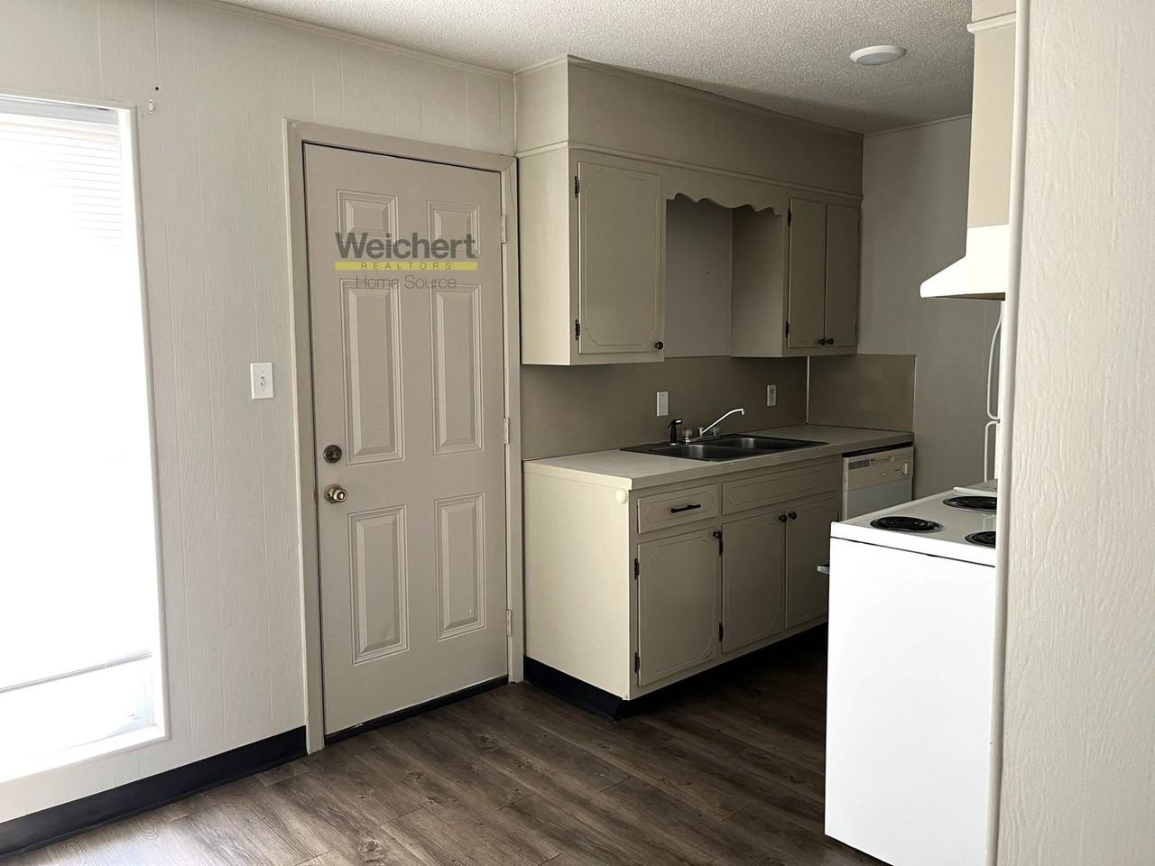 Townhouses - Photo 7 of 12