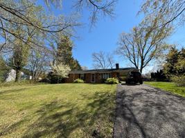 featured image of 1105 Robin Rd