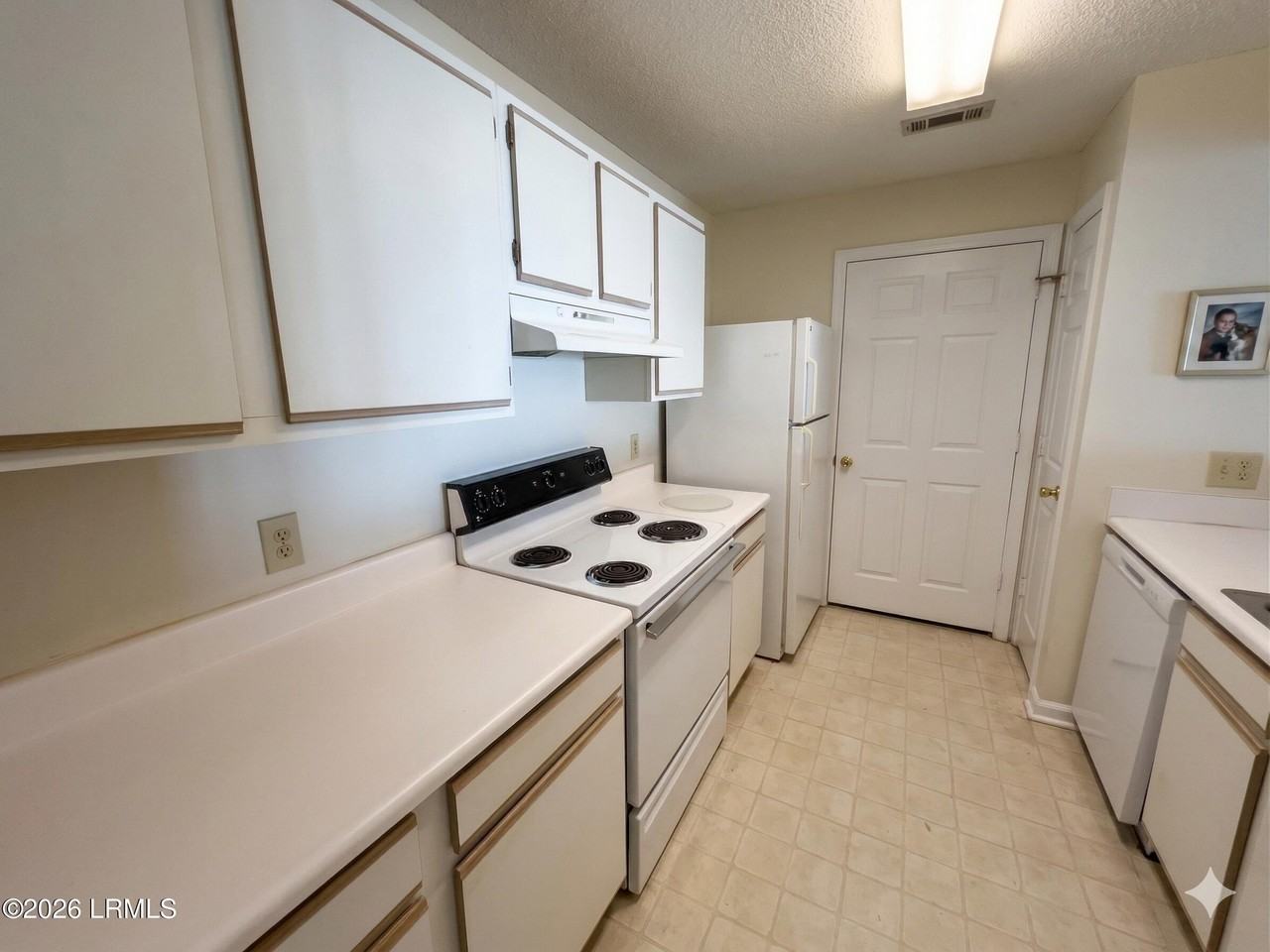 1231 Ladys Island Dr #339 - Photo 7 of 17