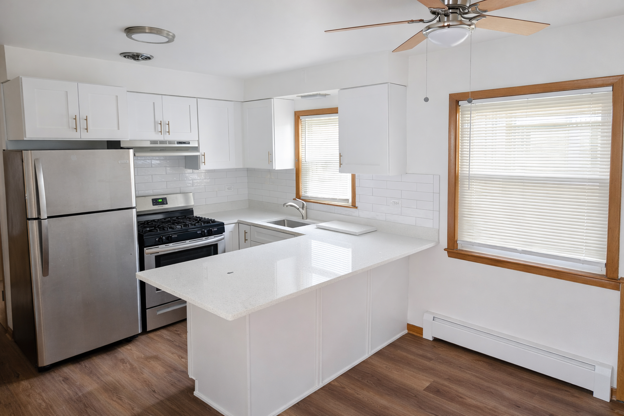 5834 W Montrose Ave #1S - Photo 2 of 10