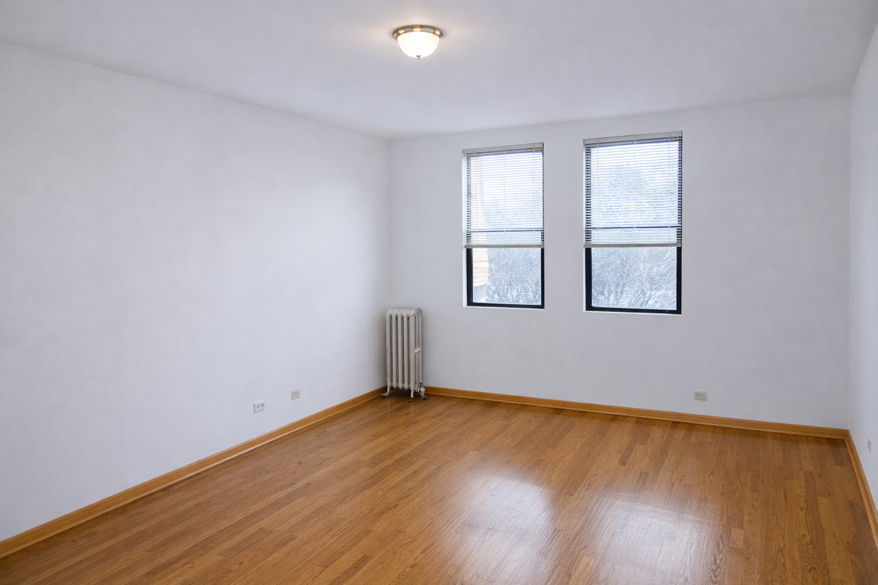 1934 E 74th St #302 - Photo 2 of 7