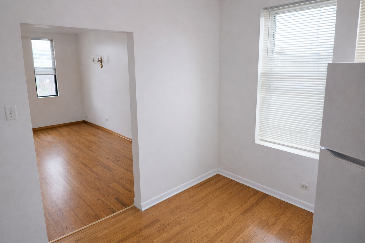 1934 E 74th St #302 - Photo 6 of 7