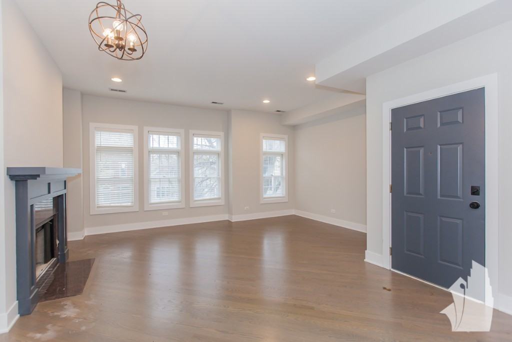 2737 N Wayne Ave #2737-1N - Photo 3 of 18