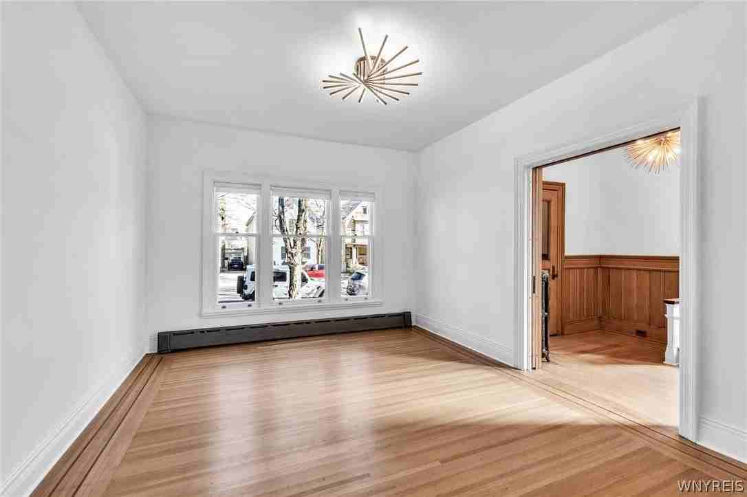 887 W Ferry St - Photo 6 of 38