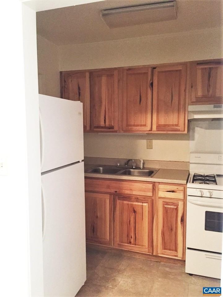 2527 Hydraulic Rd #56 - Photo 5 of 16