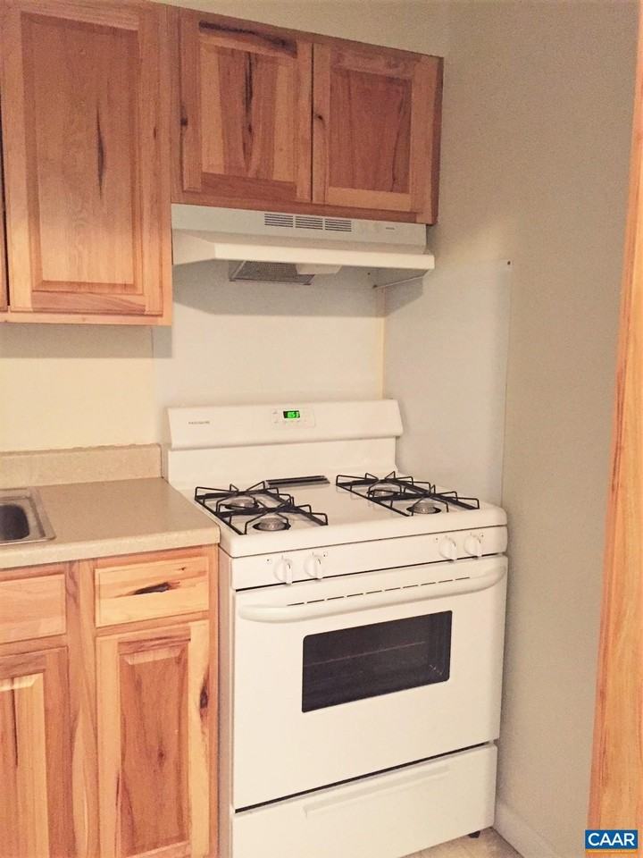 2527 Hydraulic Rd #56 - Photo 6 of 16