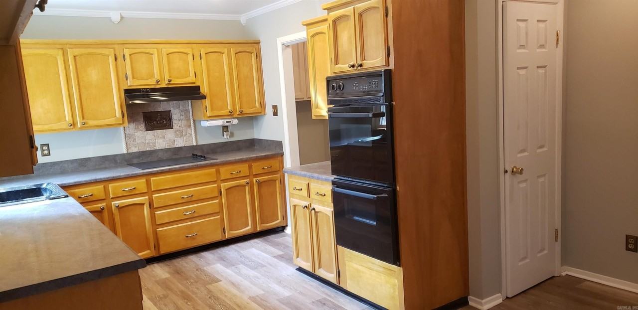 619 Parkway Place Dr - Photo 2 of 9