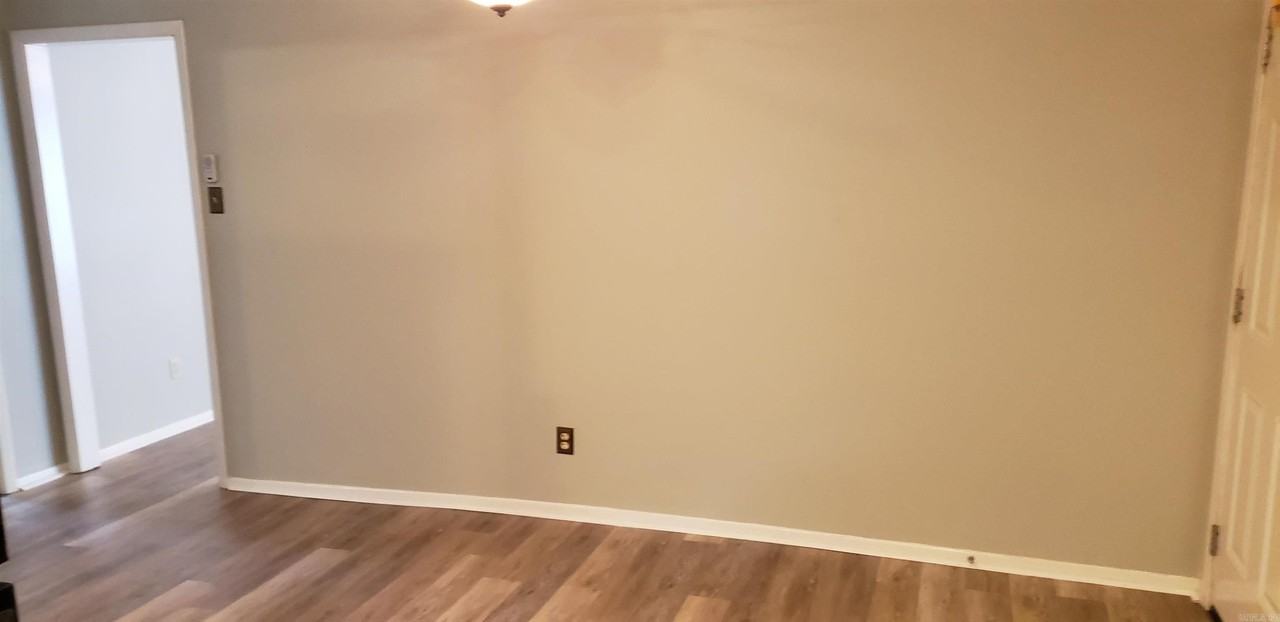 619 Parkway Place Dr - Photo 4 of 9