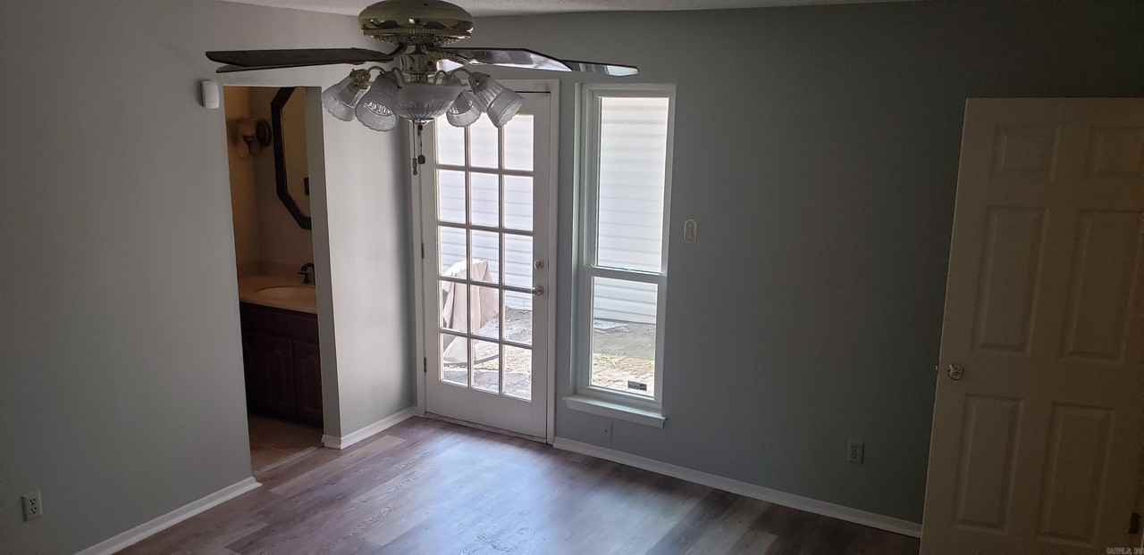 619 Parkway Place Dr - Photo 7 of 9