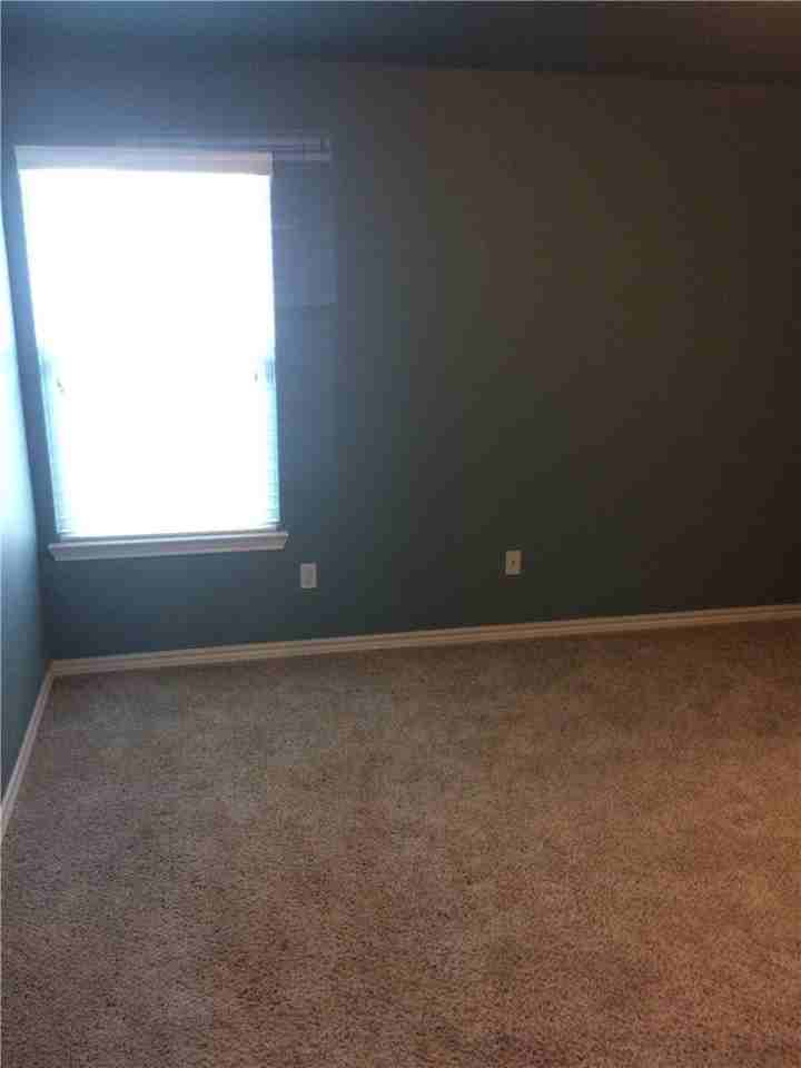 3705 Southlake Park Ln - Photo 4 of 14