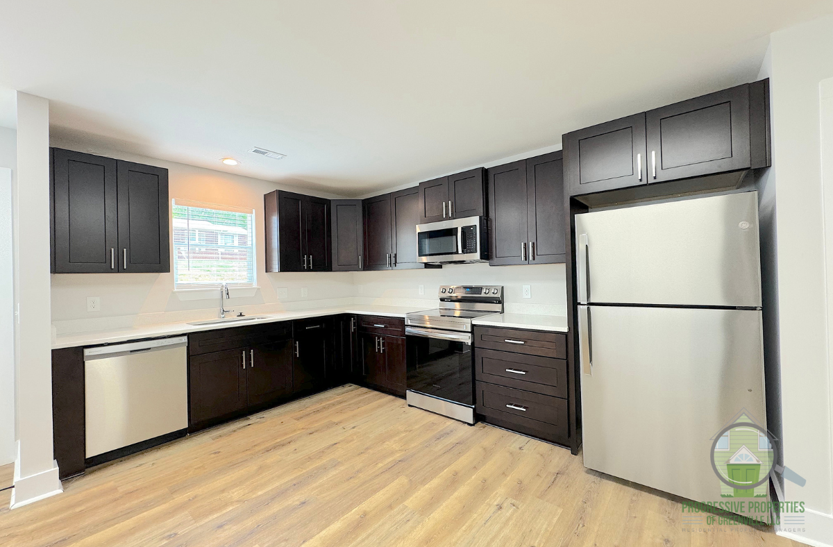 5 Robin Hood Rd #A - Photo 3 of 17