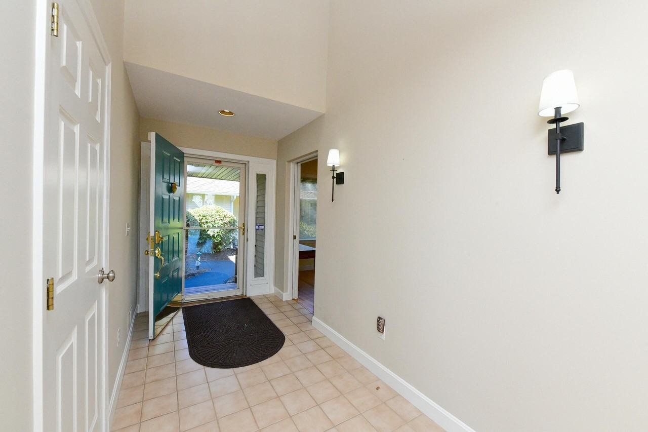 4 Bittersweet Ln #4G - Photo 3 of 26